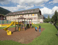 Nyd en uforglemmelig ferie på det familievenlige JUFA Hotel Lungau, som ligger i skønne omgivelser i Østrig.
