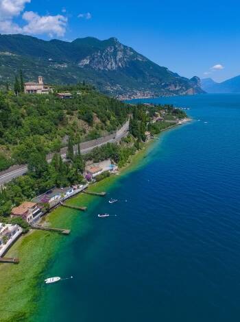 Das Hotel Antico Monastero genießt eine malerische, ruhige Lage in Toscolano Maderno in der Nähe des Gardasees.