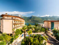 Hotel Garda Bellevue har en skøn beliggenhed direkte ved Gardasøen.