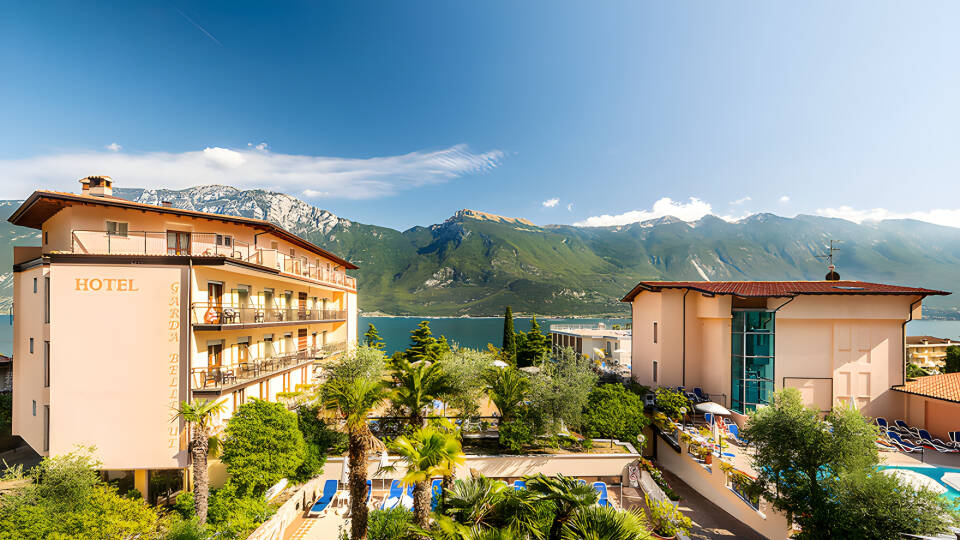 Hotel Garda Bellevue har en skøn beliggenhed direkte ved Gardasøen.