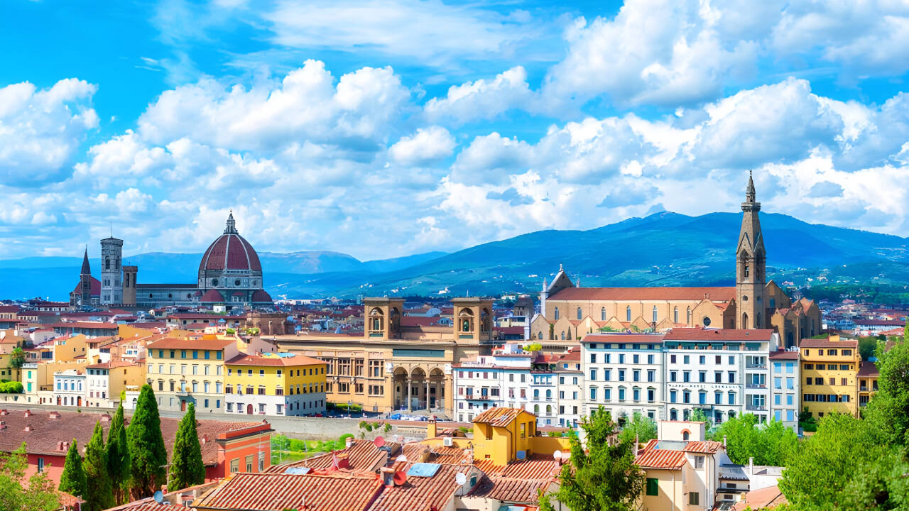 Den smukke toscanske hovedstadsby, Firenze, er et oplagt besøgsmål når I er på ferie i Montecatini Terme.