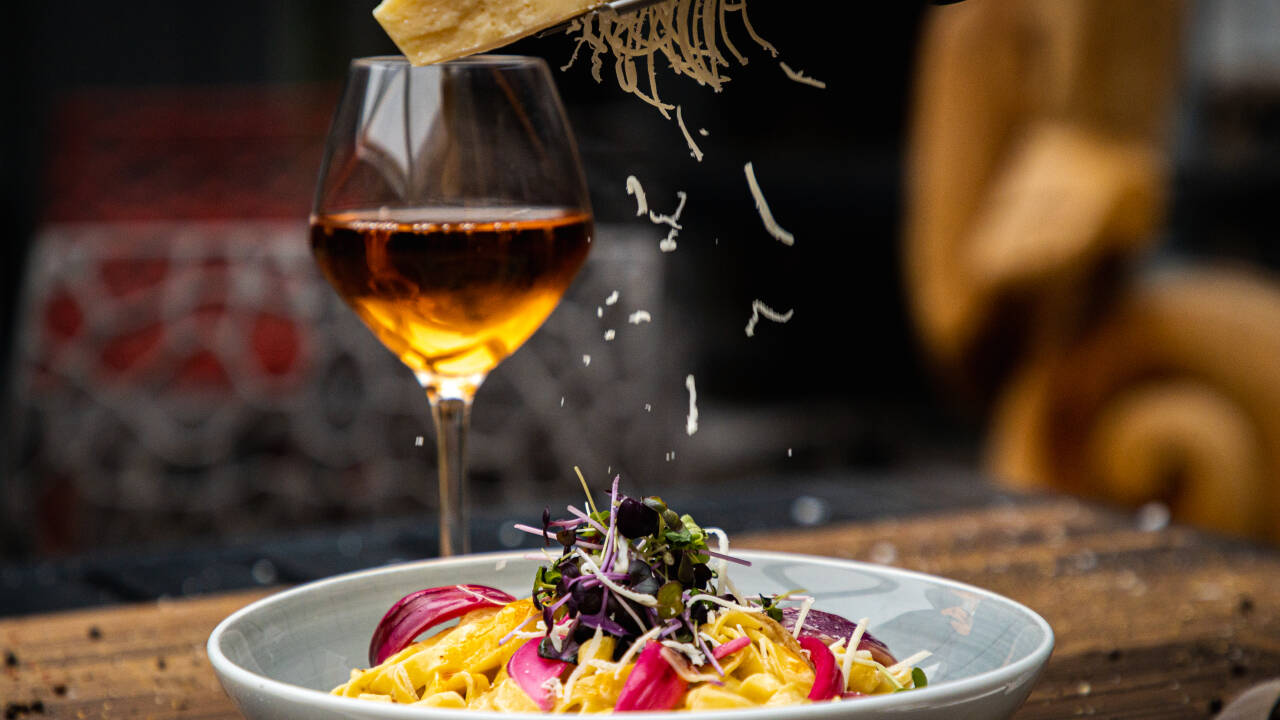 Er vistning på Hotel Sønderborg Strand inkluderer en lækker middag hver aften.