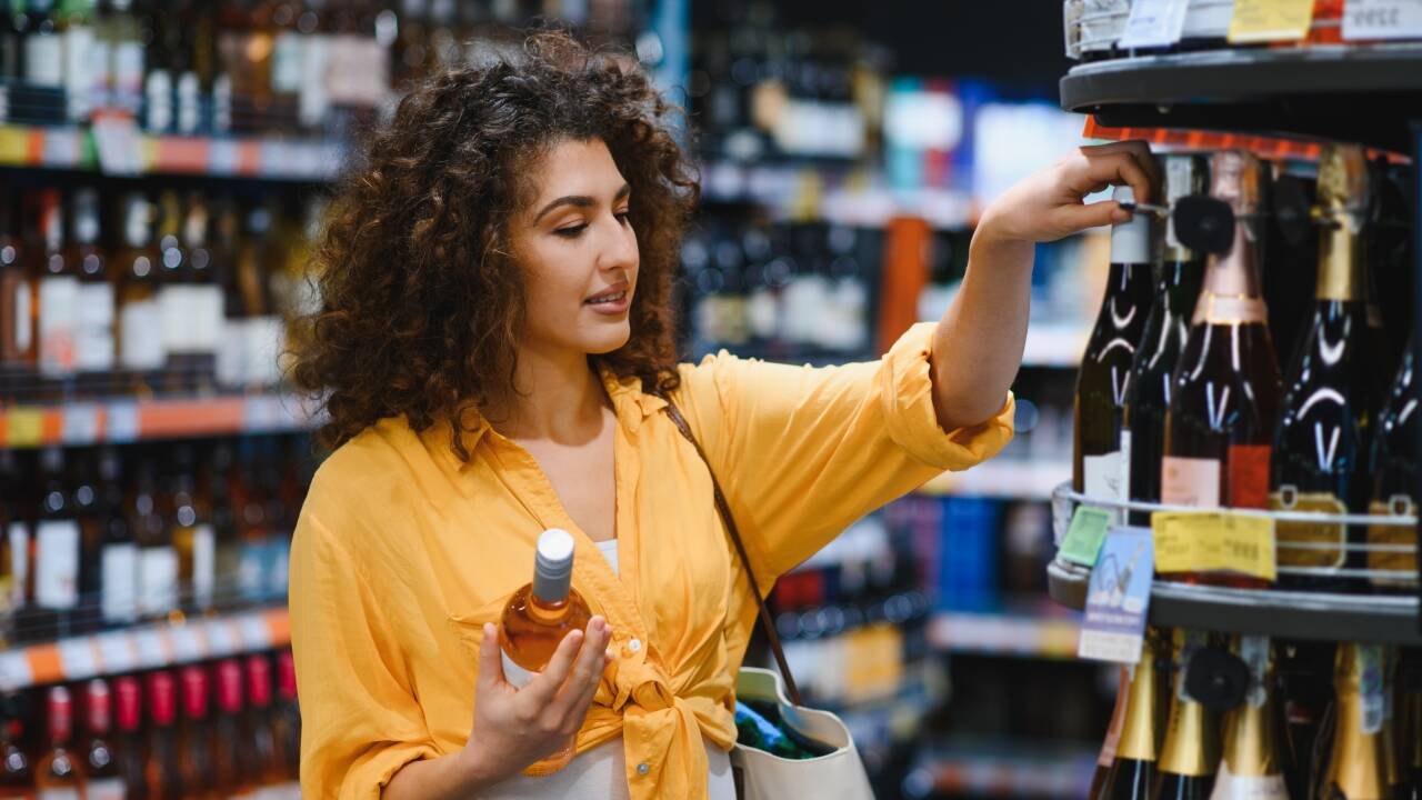 Kør en kort tur ned til den dansk-tyske grænse og nyd godt af de lave priser.