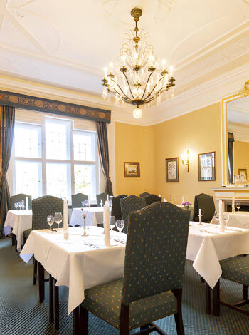 Das hervorragende Restaurant des Hotels serviert exquisite saisonale Küche mit regionalen Gerichten.