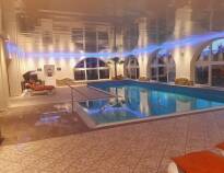 CAREA Harz Hotel Allrode har et godt tilbud til ren afslapning i det 4500 kvm store wellness-område.
