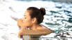Besök Kvinabadet med pool, vattenrutschbanor, bubbelbad och bastu.