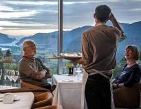 Fra restauranten har du også en spektakulær utsikt over Fedafjorden.