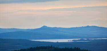 Das Hotel liegt auf dem 630 m hohen Långeberget. Hier haben Sie eine großartige Aussicht auf die schwedische Wildnis.