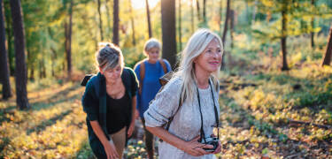 Området rundt tilbyr godt merkede tur- og sykkelstier.