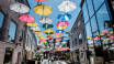 Udforsk Vejle by hvor I bl.a. kan shoppe, gå en tur ned ad Paraplygaden og slappe af på Bryggen
