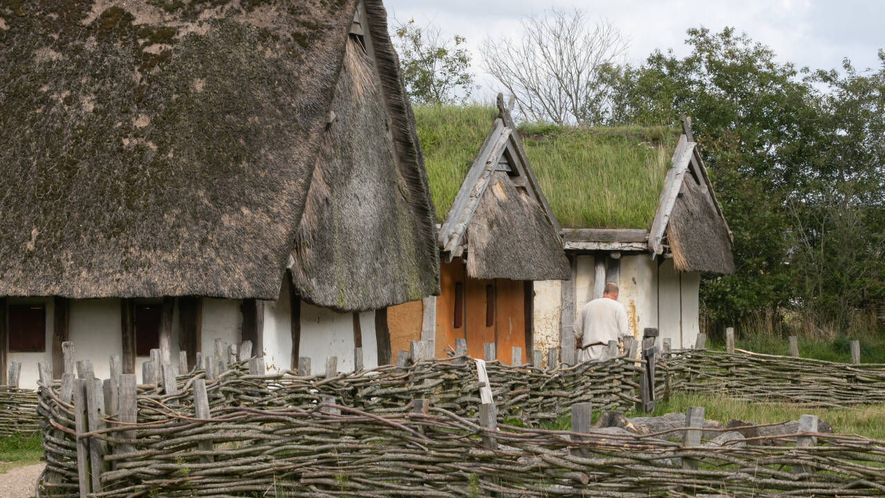 Ribe VikingeCenter gir deg en levende opplevelse av vikinglivet – perfekt for hele familien.