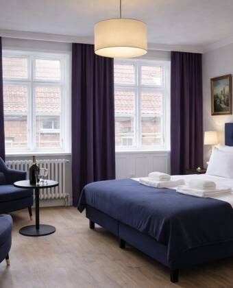 Hotellet tilbyr komfortable rom med særpreg i et pent renovert bygg.