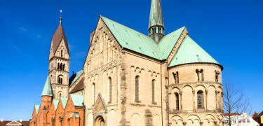 Besøk Ribe Domkirke, en av byens største severdigheter.