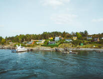 Machen Sie eine Bootsfahrt zur kleinen Insel Hovedøya und gehen Sie eine Runde im Osloer Fjord schwimmen.