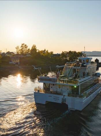 Nyt et cruise med Brim Explorer. Hotellpakken din inkluderer 15 % rabatt.