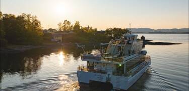 Enjoy a cruise with Brim Explorer. Your hotel package includes 15% discount.