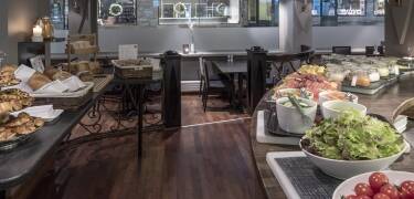 You'll get the perfect start to the day with a delicious breakfast in the hotel's cosy surroundings.