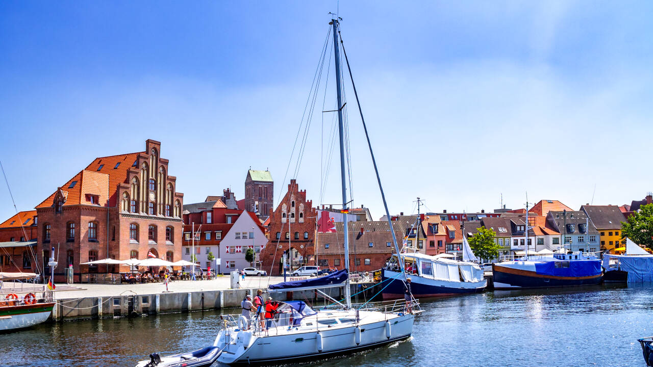 Casilino Hotel A 20 Wismar is located south of the UNESCO World Heritage city, Wismar.