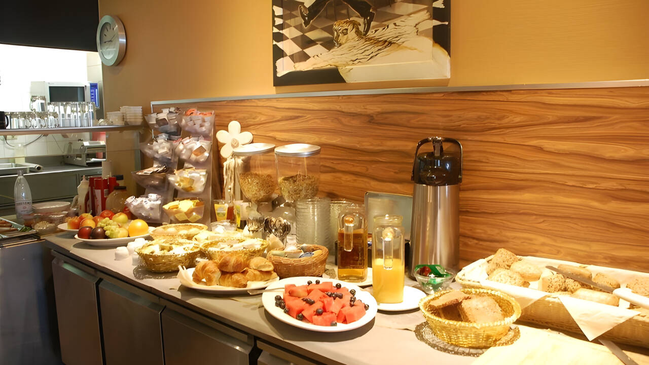 Breakfast and dinner included: with both meals covered in the package, your stay is even more convenient.