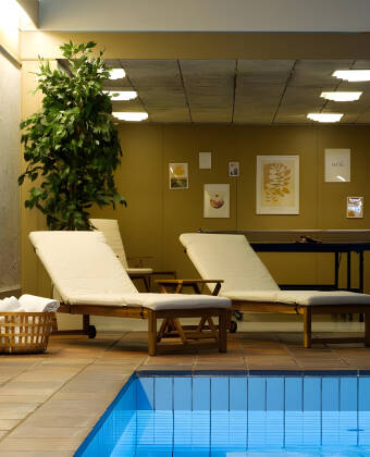 The hotel has a lovely relaxation area with a swimming pool, sauna and fitness facilities, where you can round off an eventful day.
