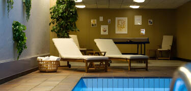 The hotel has a lovely relaxation area with a swimming pool, sauna and fitness facilities, where you can round off an eventful day.