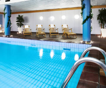 Hotellet har en härlig relaxavdelning med inomhuspool, bastu och gym där ni verkligen kan koppla av!