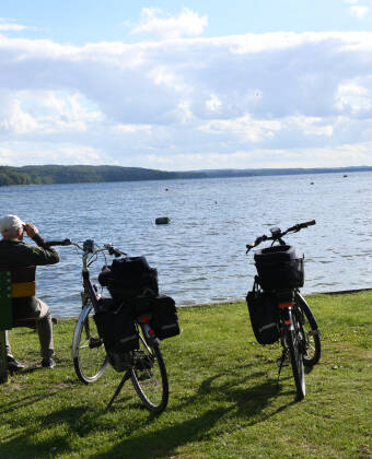 Gør brug af de mange vandrestier og cykelstier i regionen. Spil tennis og squash, tag på ridetur i Malchow, og spil golf i Golfclub Fleesensee.