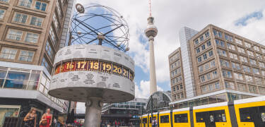 Urlaub in Berlin, das ist Geschichte, Kultur, Sehenswürdigkeiten und Genuss. Außerdem ist das Designer Outlet Berlin (B5 Centre) nur 20 Minuten entfernt.