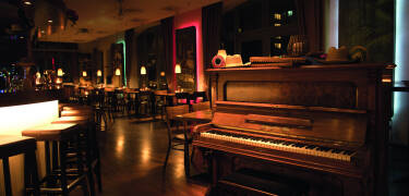 Bar & Bistro La Havanita laden zu Cocktails und köstlichen Snacks ein.