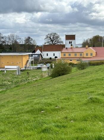 Erleben Sie die ländliche Idylle Dänemarks während eines Aufenthalts in einem Gasthof auf der schönen Insel Orø.