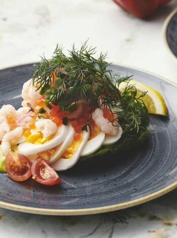 Das Restaurant serviert fantastische Gerichte aus lokalen Köstlichkeiten.