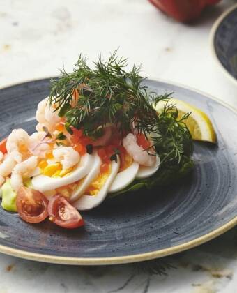 Das Restaurant serviert fantastische Gerichte aus lokalen Köstlichkeiten.