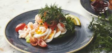 Restauranten serverer fantastiske retter lavet af lokale delikatesser.
