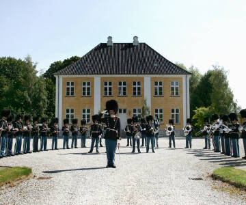 Opplev Gråsten, hvor du både kan se slottet og herskapshuset, samt ta en hyggelig fottur gjennom det historiske sentrum.