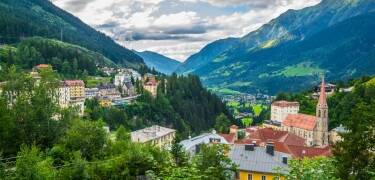 Ni bor inte långt från kurorten Bad Hofgastein så ni kan lätt kombinera en aktiv semester med wellness