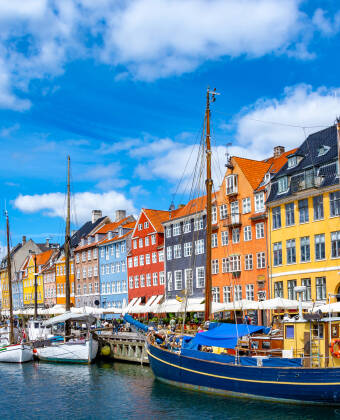 Die lebendige Atmosphäre von Nyhavn ist ein Erlebnis, das man nicht verpassen sollte.