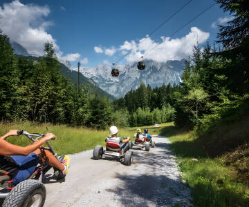 Besøg Abenteuerpark DeinBerg for sjove udfordringer og udendørs oplevelser.