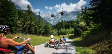 Besøk Abenteuerpark DeinBerg for spennende utfordringer og utendørs moro.