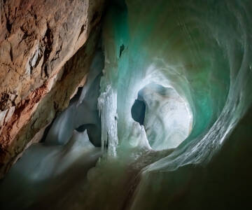 Udforsk Eisriesenwelt i Werfen – verdens største isgrotte.