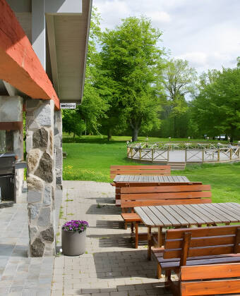 Sie wohnen nahe am „Glasriket“, wo seit 1742 mundgeblasenes Glas hergestellt wird und man diesen Prozess aus nächster Nähe beobachten kann.
