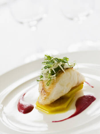 Hotellet serverar traditionella svenska rätter med en modern twist och man har respekt för råvarorna och använder många lokala producenter