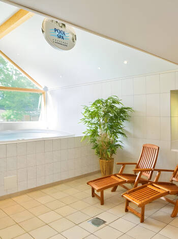 Hotellet har en relaxavdelning med bubbelpool, ång- och torrbastu där ni kan njuta av semestern