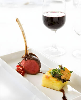 Im Restaurant können Sie traditionelle schwedische Gerichte mit einer modernen Note und aus lokalen Zutaten zubereitet genießen.