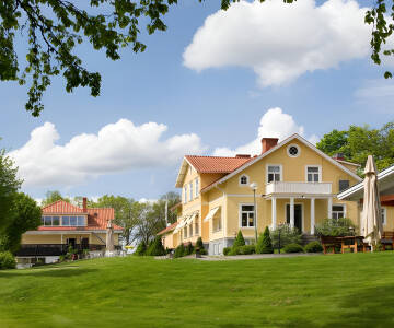 Dette herregårdshotellet oser av fred og ro i skjønne naturomgivelser nær smålandske skoger og stille vann.
