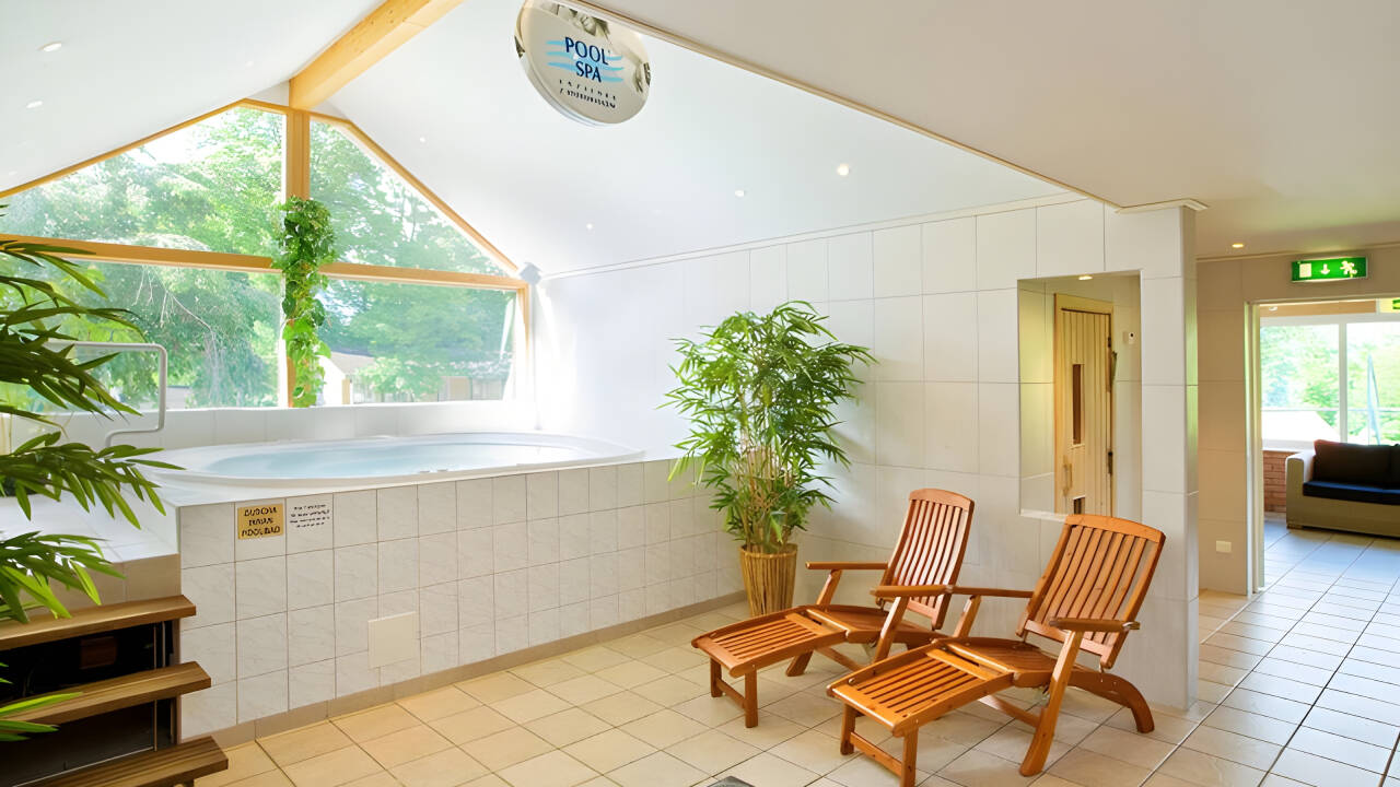 Das Hotel hat einen gemütlichen Entspannungsbereich, wo Sie das Urlaubsleben mit Whirlpool, Dampfbad und Sauna so richtig genießen können.