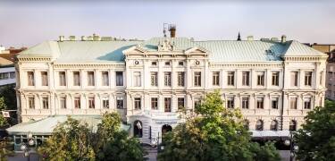 Den sentrale beliggenheten byr på gode muligheter for shopping, sightseeing og koselige kafebesøk