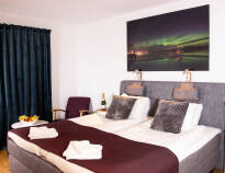 Genießen Sie Ihren Kurzurlaub in den komfortabel eingerichteten Zimmern des Hotels.