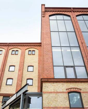 Home Hotel Magasinet er innredet i en vakker bygning fra 1904 og ligger sentralt i Trelleborg.