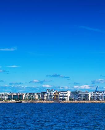 Sie haben gute Möglichkeiten, verschiedene Städte und Orte zu besuchen: Smygehuk, Skanör, Falsterbo, Malmø und schließlich København.