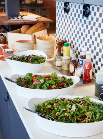 Das Hotelpaket beinhaltet ein herrliches und umfangreiches Frühstücksbuffet mit vielen verschiedenen Möglichkeiten, den Nachmittagskaffee und das Abendessen.
